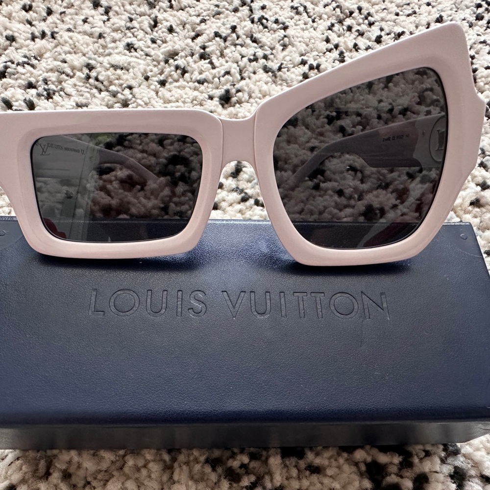 Louis Vuitton Distorted Sunglasses Z1445E White